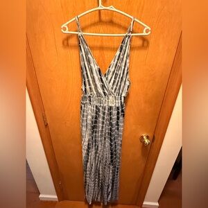 Sleeveless V-Neck Maxi Dress in Slate Tie-Dye